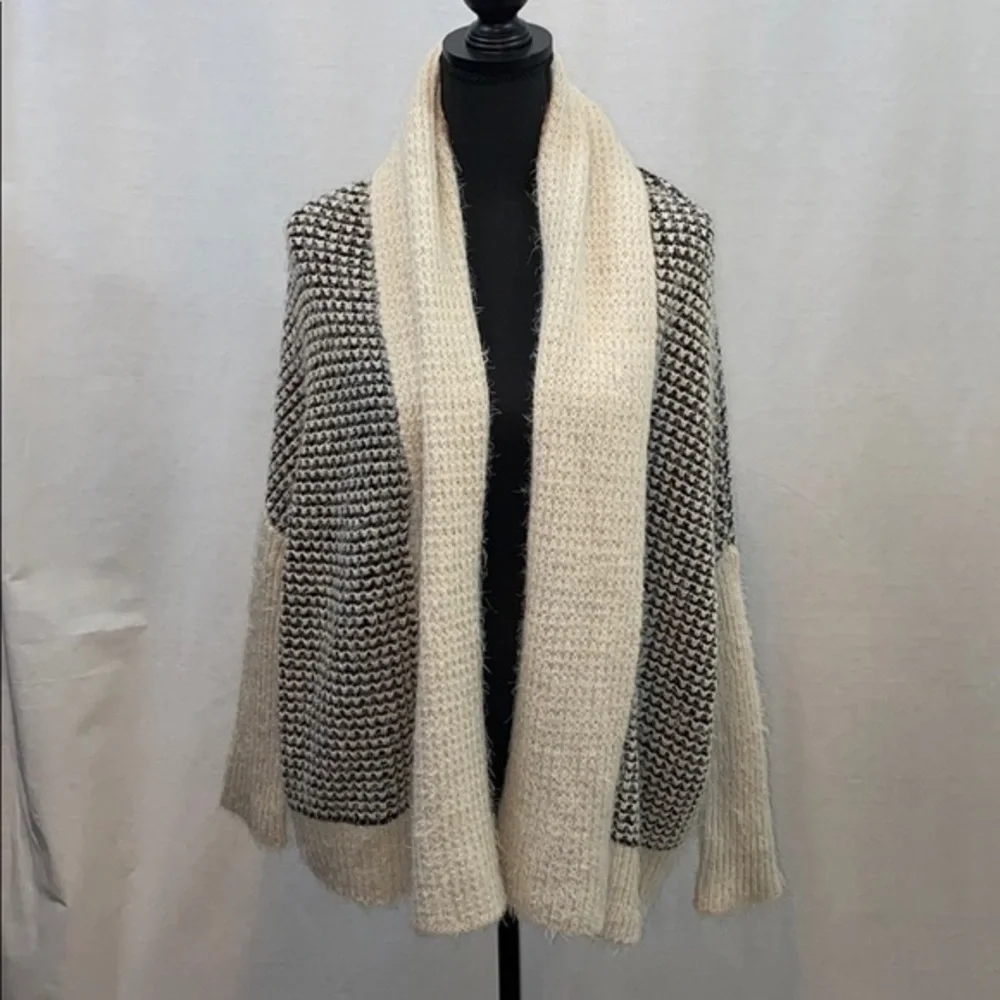 UEC RD Style Dolamon open front cardigan sweater medium
